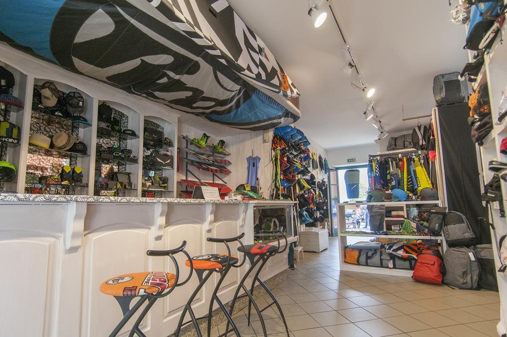 Campione Del Garda Surf House Vandrehjem Pieve  Eksteriør billede