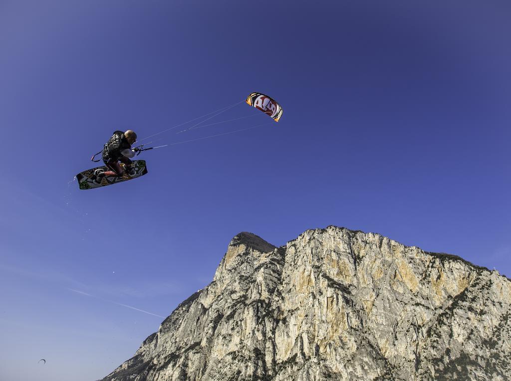 Campione Del Garda Surf House Vandrehjem Pieve  Eksteriør billede